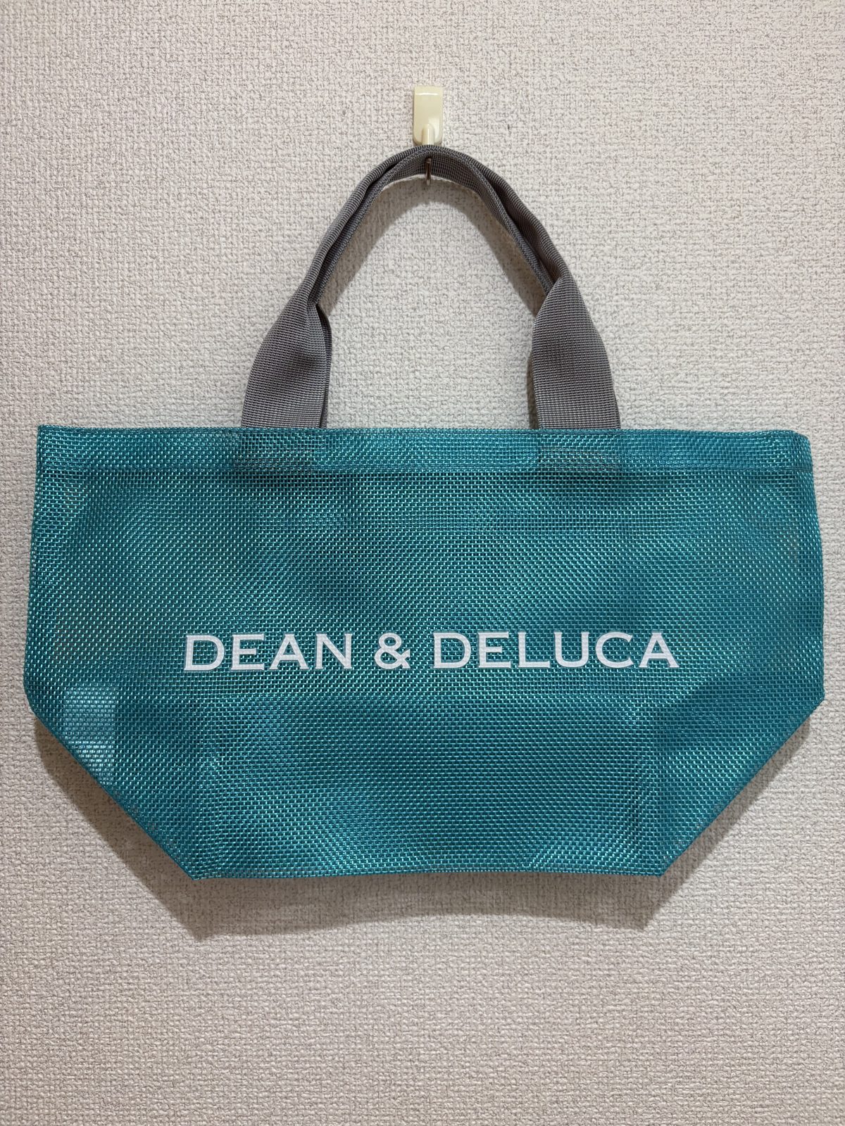 DEAN&DELUCAの限定メッシュトートバッグ（ターコイズ）