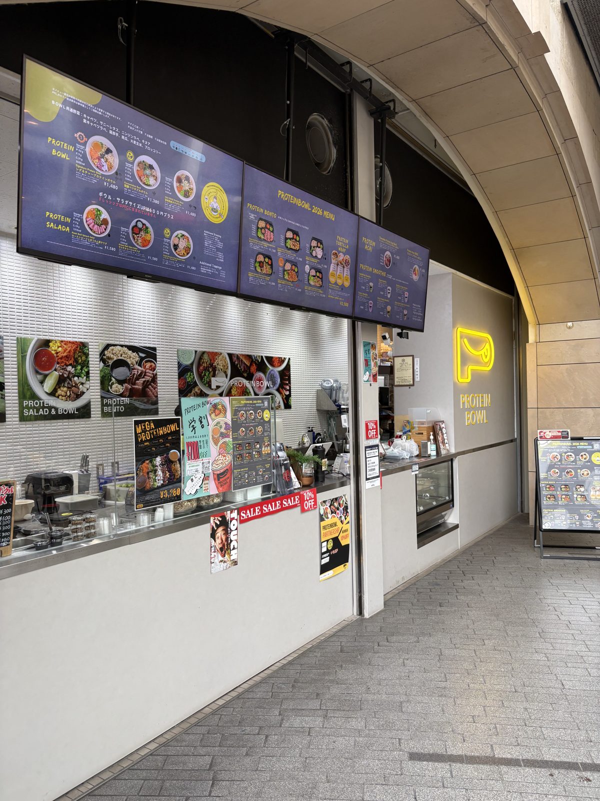 プロテインボウルの店内カウンター