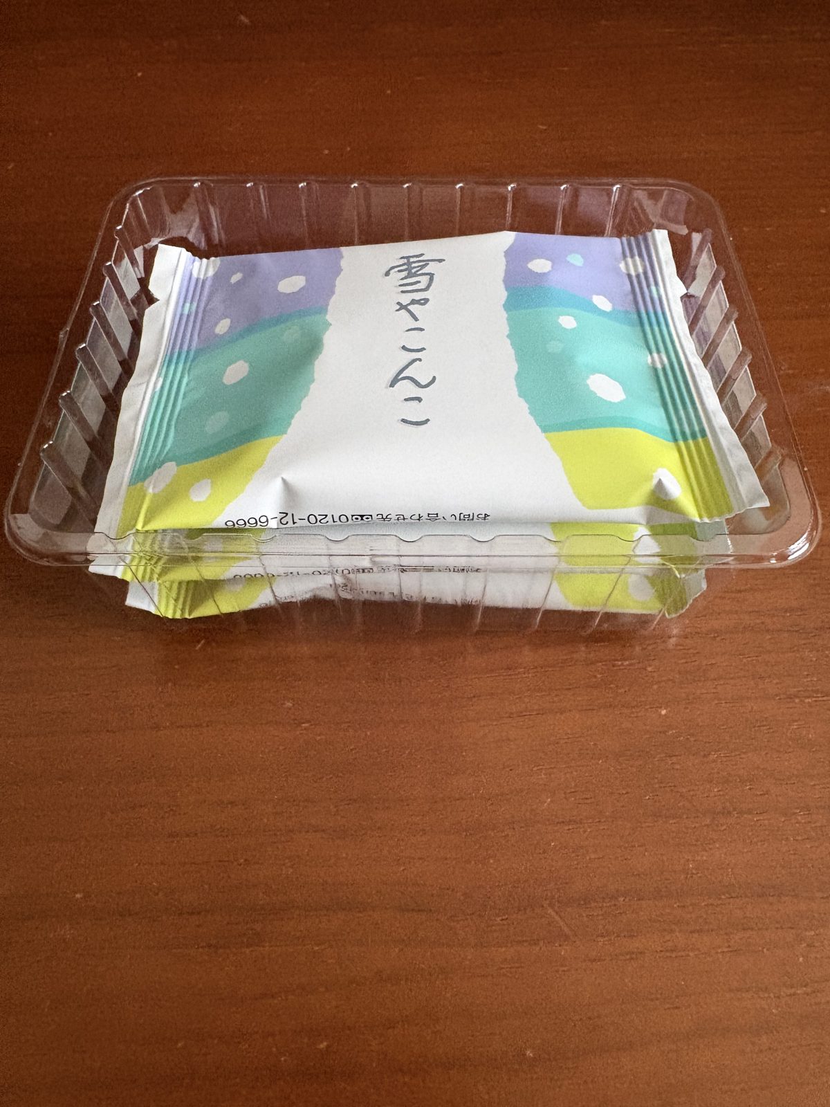 六花亭の雪やこんこ3枚入りのパッケージ