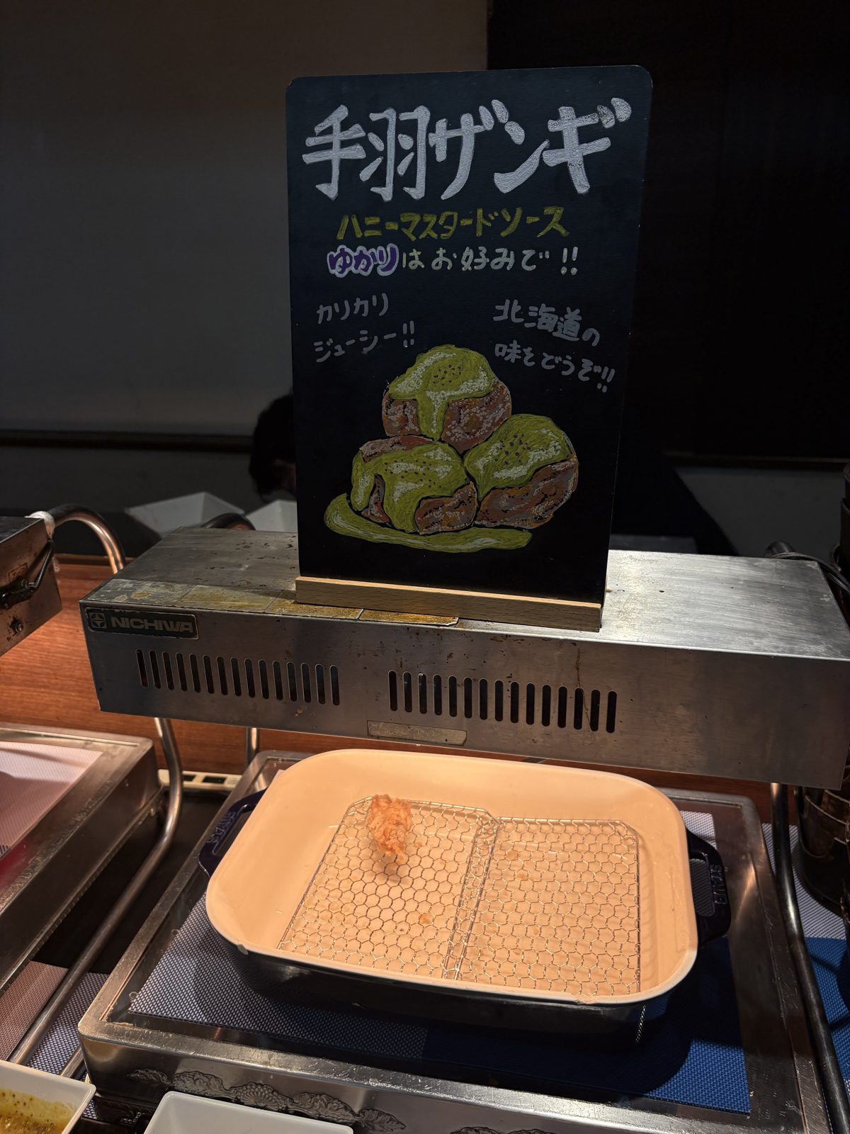 石水亭のバイキング。自分専用の小さなジンギスカン鍋で焼ける北海道らしいコーナー